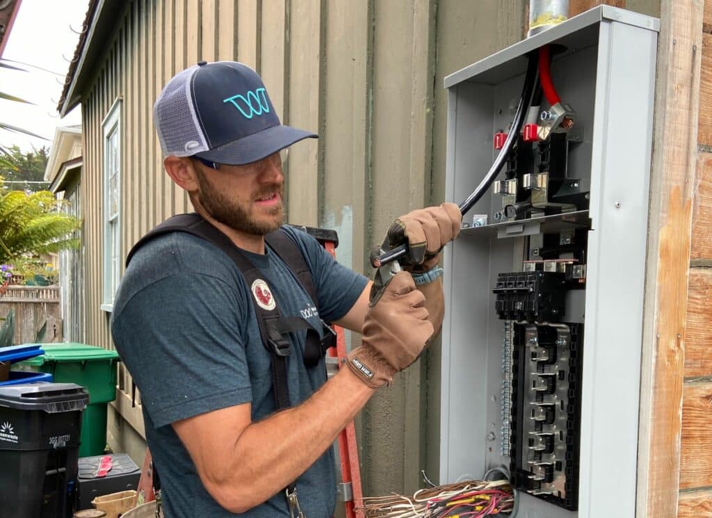Waveform Electric installing a new Electrical Panel